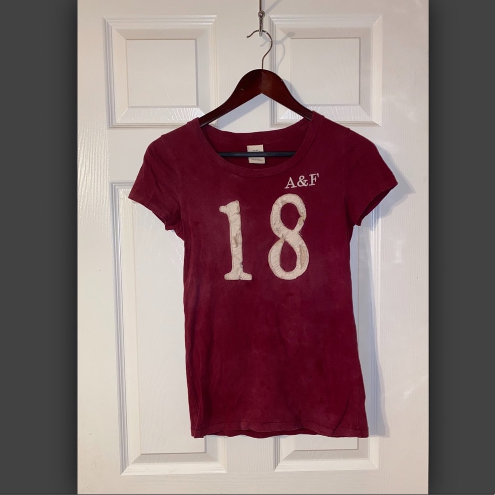 Vintage Abercrombie & Fitch burgundy T-shirt